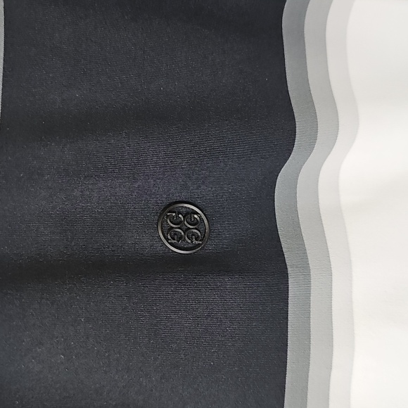 G/FORE Women's Offset Gradient Stripe Performance Fabric Polo Top L NWOT - Picture 5 of 13